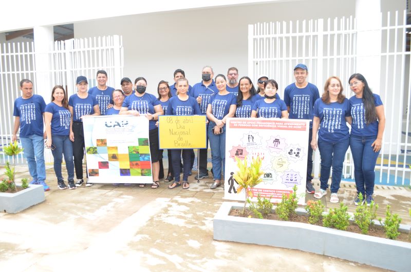 Centro de Apoio Pedagógico realiza panfletagem em alusão ao Dia Nacional do Braille