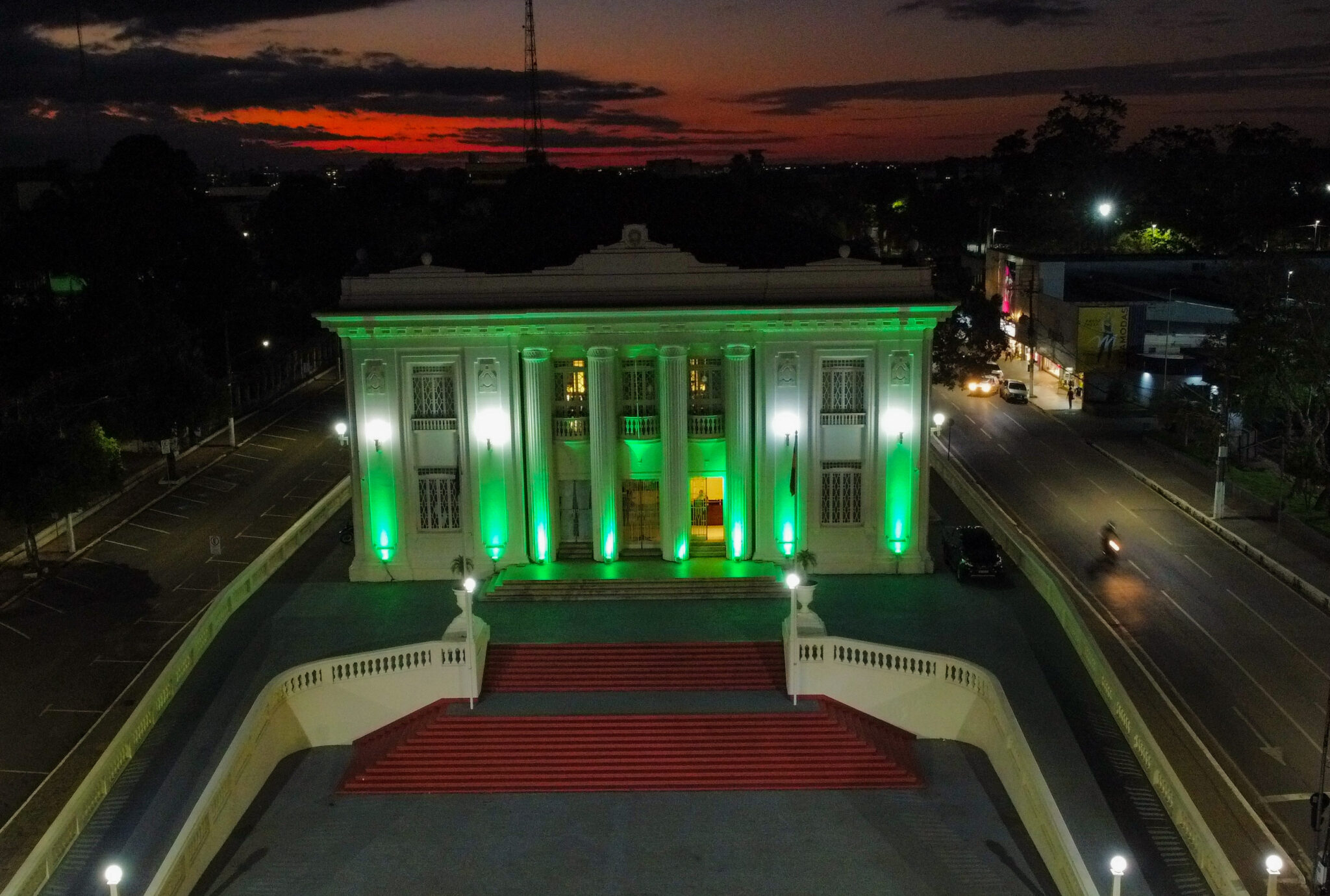 Palácio Rio Branco recebe iluminação especial em homenagem ao Dia de Combate ao Glaucoma