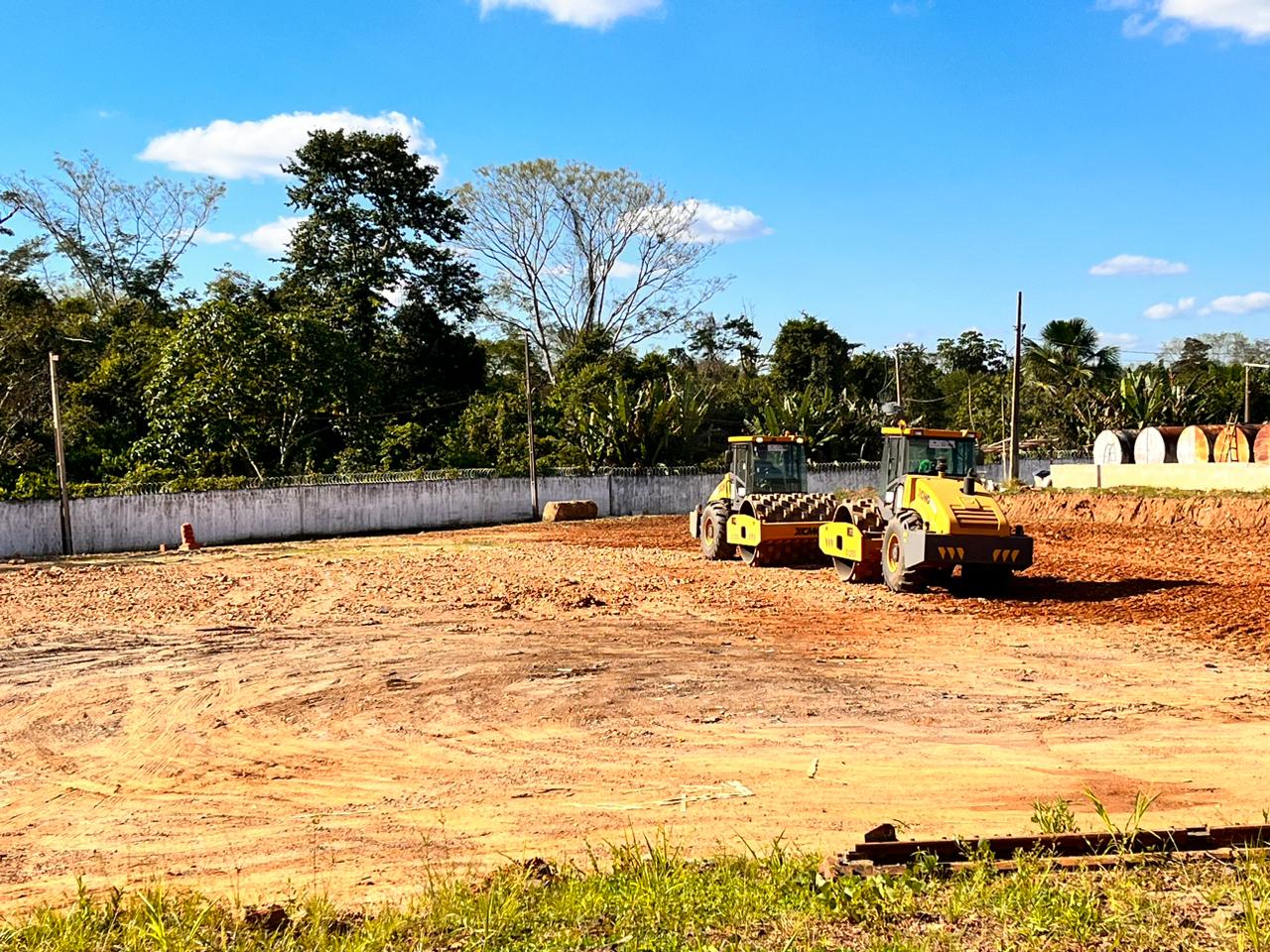 Estado promove melhorias no pátio de máquinas da Usina do Deracre em Rio Branco