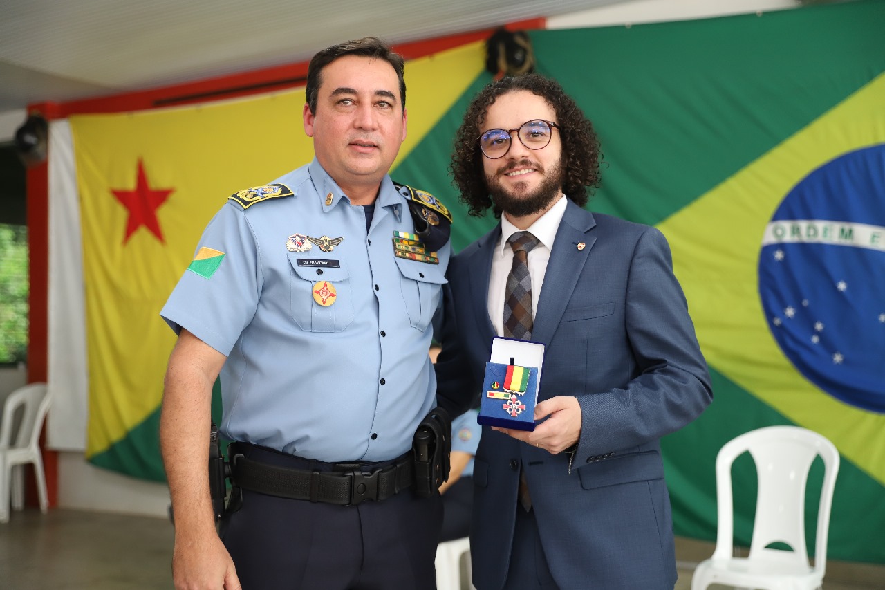 No Dia do Soldado, Polícia Militar do Acre concede condecorações a autoridades civis e militares