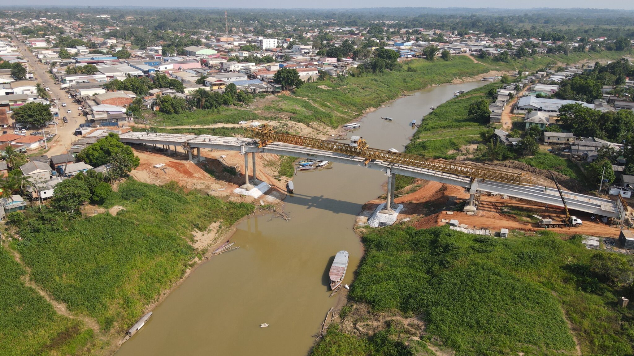 Trabalho na segunda ponte de Sena Madureira avança e 73,45% da obra está concluída
