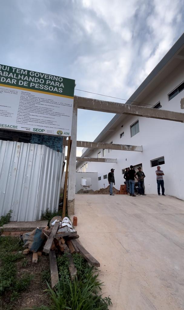 Além de melhorar a estrutura da Saúde para população, as obras no hospital beneficiam os operários da construção civil a partir da geração de trabalho e renda. Foto: cedida