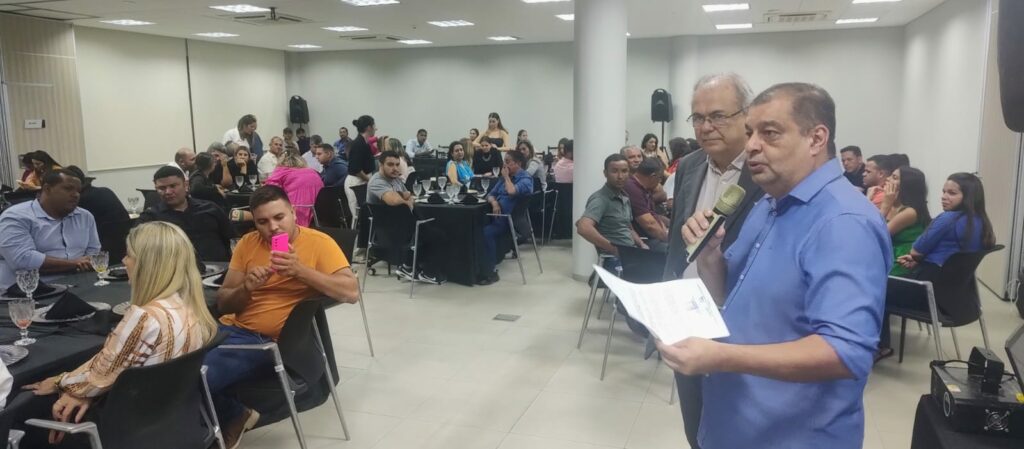 Termo de fomento foi assinado durante encerramento do Congresso de Associações Comerciais, no Sebrae-Ac. Foto: Jairo Carioca/Seict