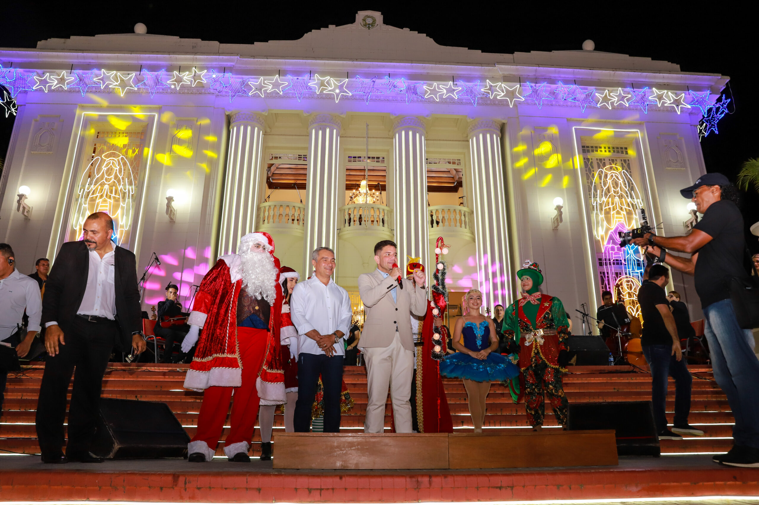Governador Gladson Cameli prestigia última Cantata de Natal no Palácio Rio Branco