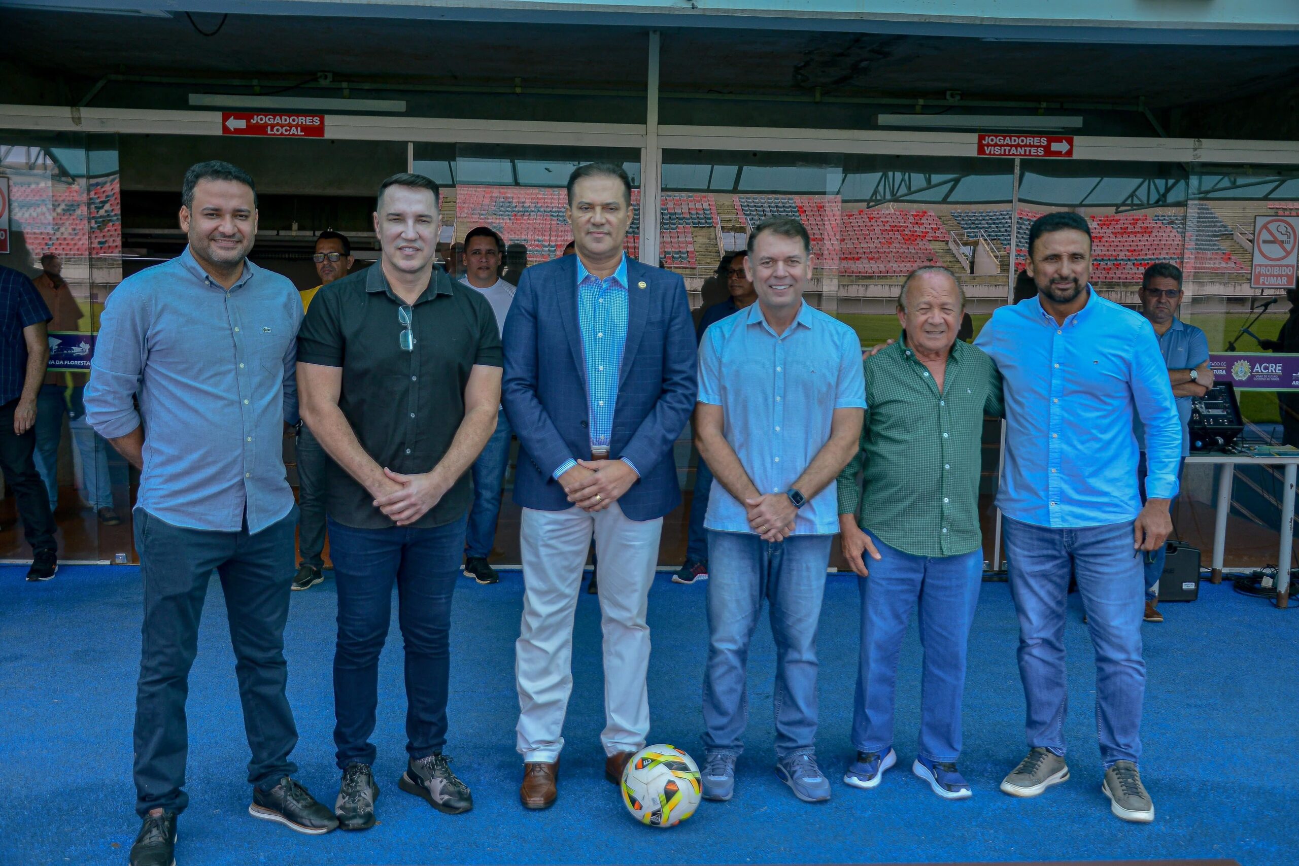 Governo e Federação Acreana de Futebol firmam parceria para utilizar o Estádio Arena da Floresta em calendário de competições em 2024