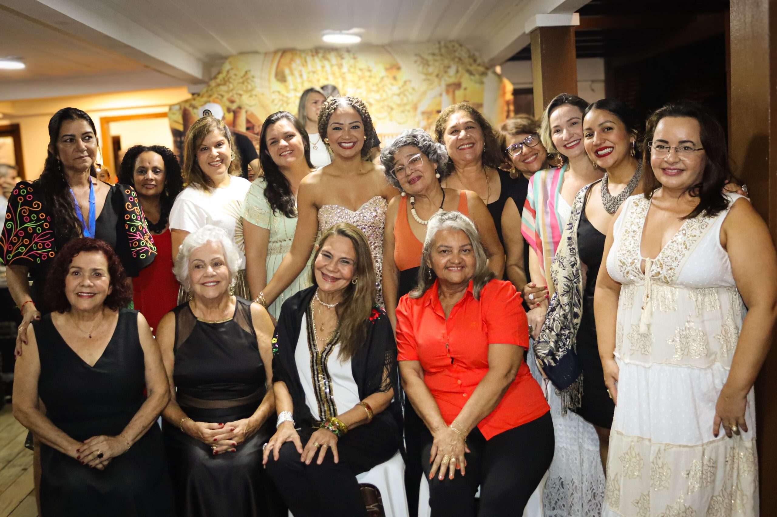 Luzes e literatura iluminam a noite das jornalistas e escritoras associadas do Brasil no Acre
