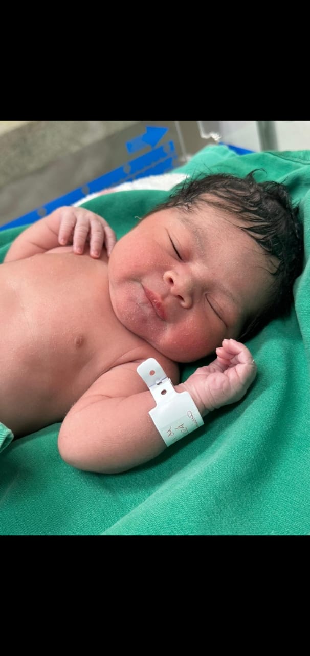 Primeira criança a nascer no Acre em 2024 é uma menina e se chama Júlia Mavie