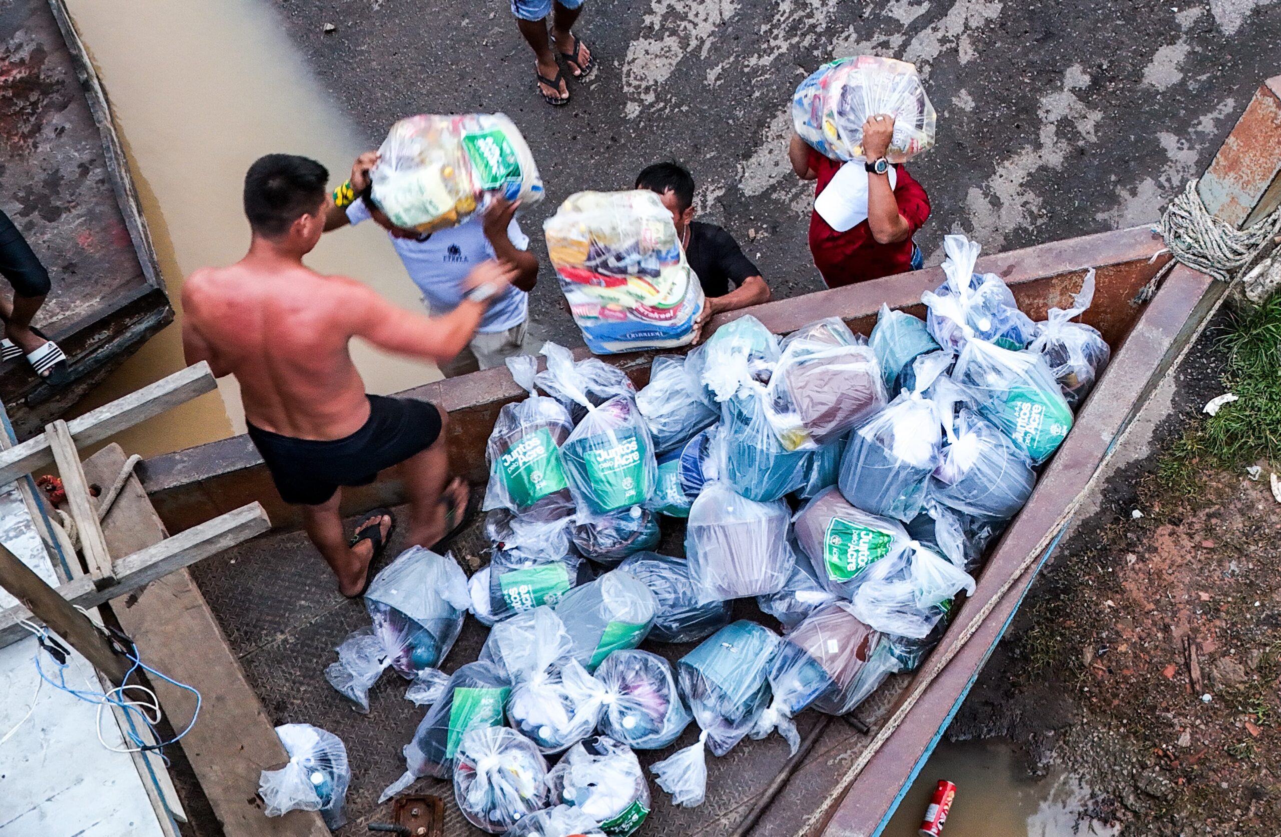 Em 15 dias, ação humanitária do governo levou quase 69 toneladas de alimentos para todas cidades atingidas pela cheia