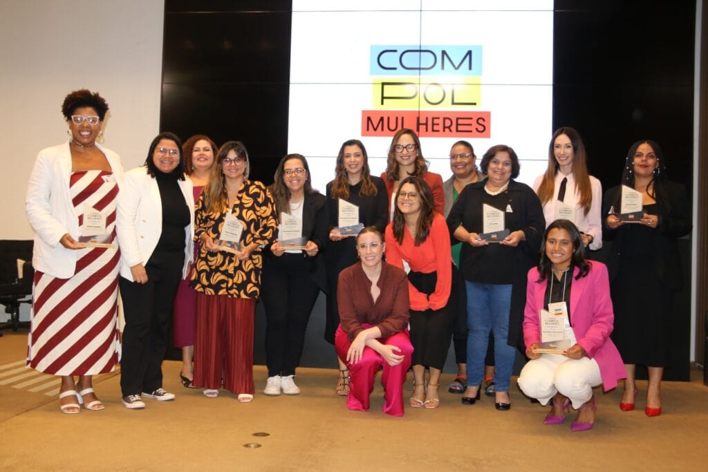 Vencedoras receberam troféus e menções honrosas durante premiação do 1º Prêmio Compol Mulheres 2024. Foto: Romero de Oliveira