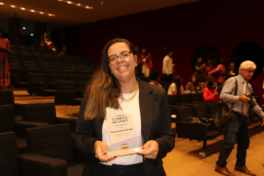 Jornalista e assessora de comunicação, Paula Amanda Prado, coordena a equipe de comunicação da vice-governadora do Acre, Mailza Assis, desde 2023. Foto: Romero de Oliveira