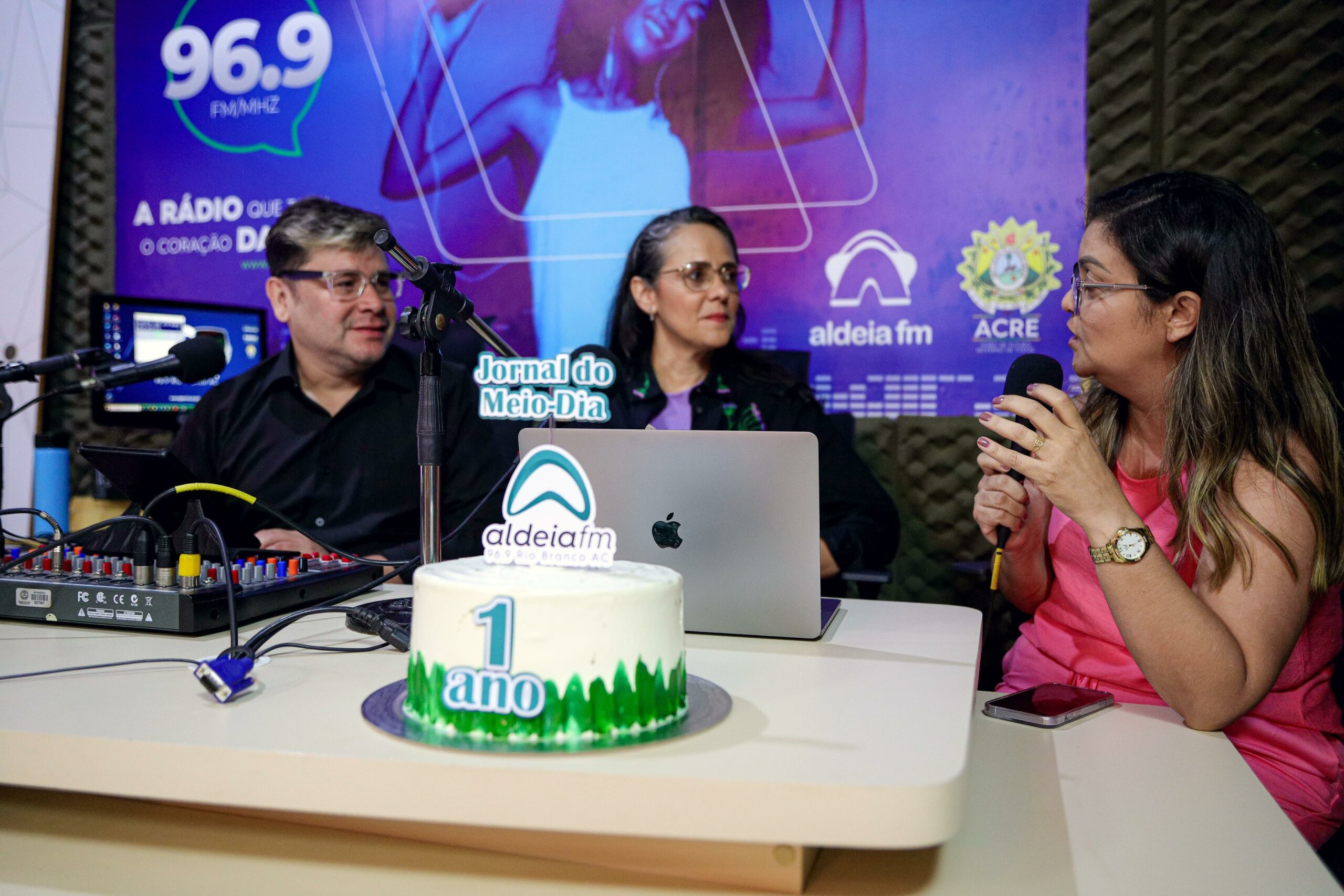 Jornal do Meio-Dia da Rádio Aldeia FM completa um ano de criação
