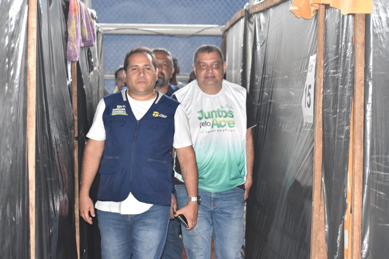 Governo do Acre visita abrigos e áreas afetadas pela cheia do Rio Iaco, em Sena Madureira