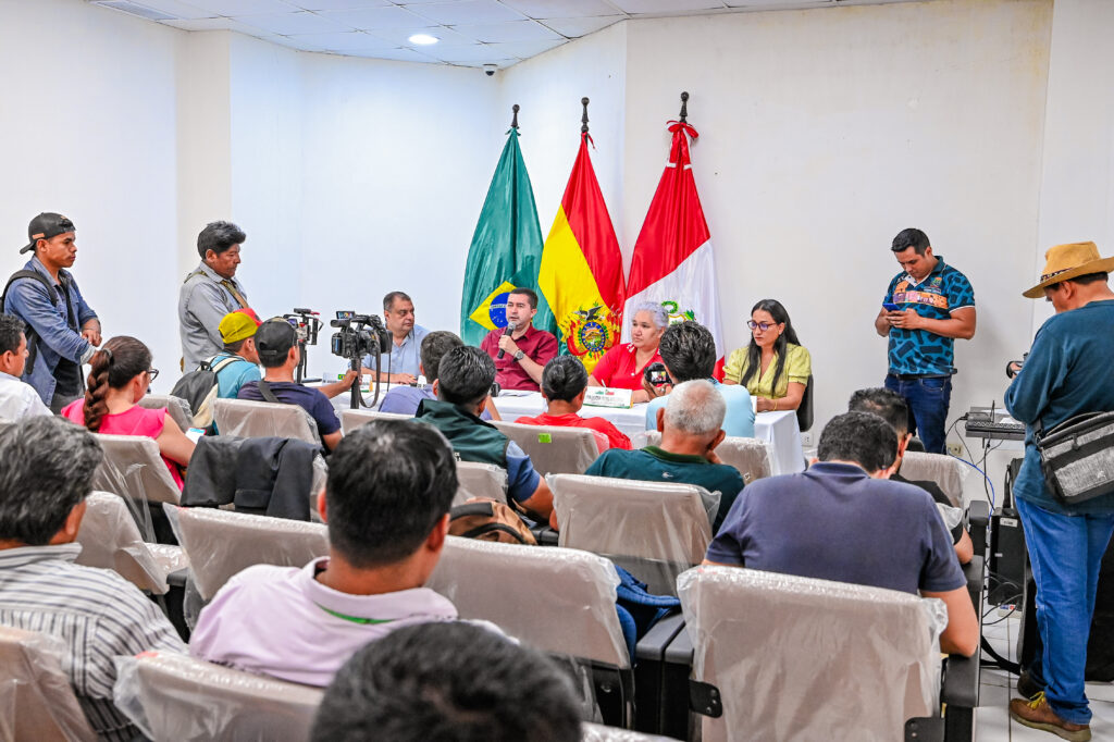 Encontro reuniu delegaçõs do Acre, da Bolívia e de Madre de Dios, buscando integração regional. Foto: Clemerson Ribeiro/Anac