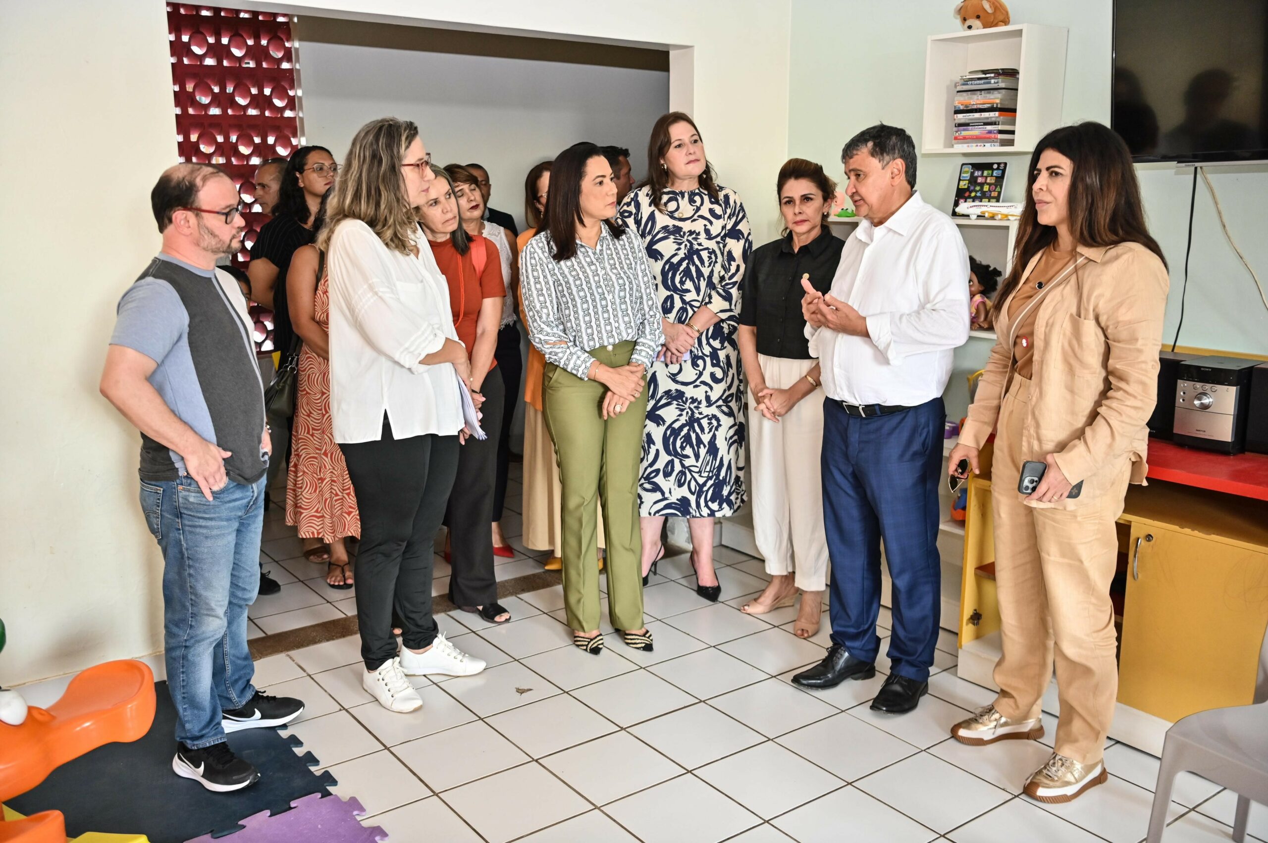 Vice-governadora e ministro do Desenvolvimento visitam Educandário Santa Margarida, em Rio Branco