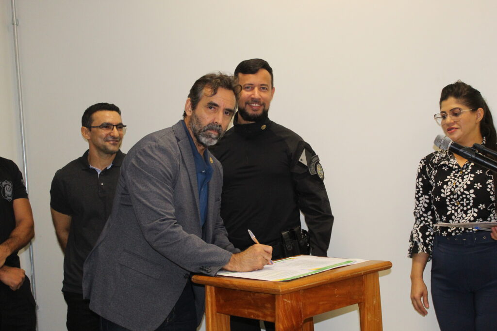 Criação da Acadepol foi assinada nesta sexta-feira, 12, na sede do Iapen. Foto: Antonio Moura/Iapen