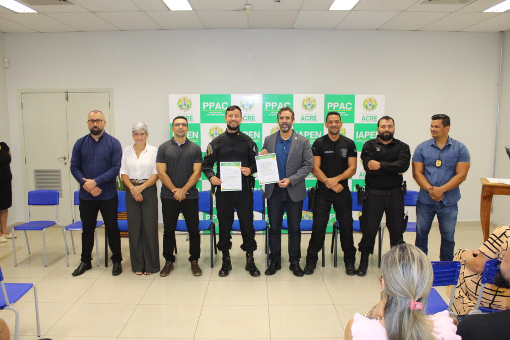 Autoridades da Segurança Pública reunidas após assinatura para criação da Acadepol. Foto: Antonio Moura/Iapen