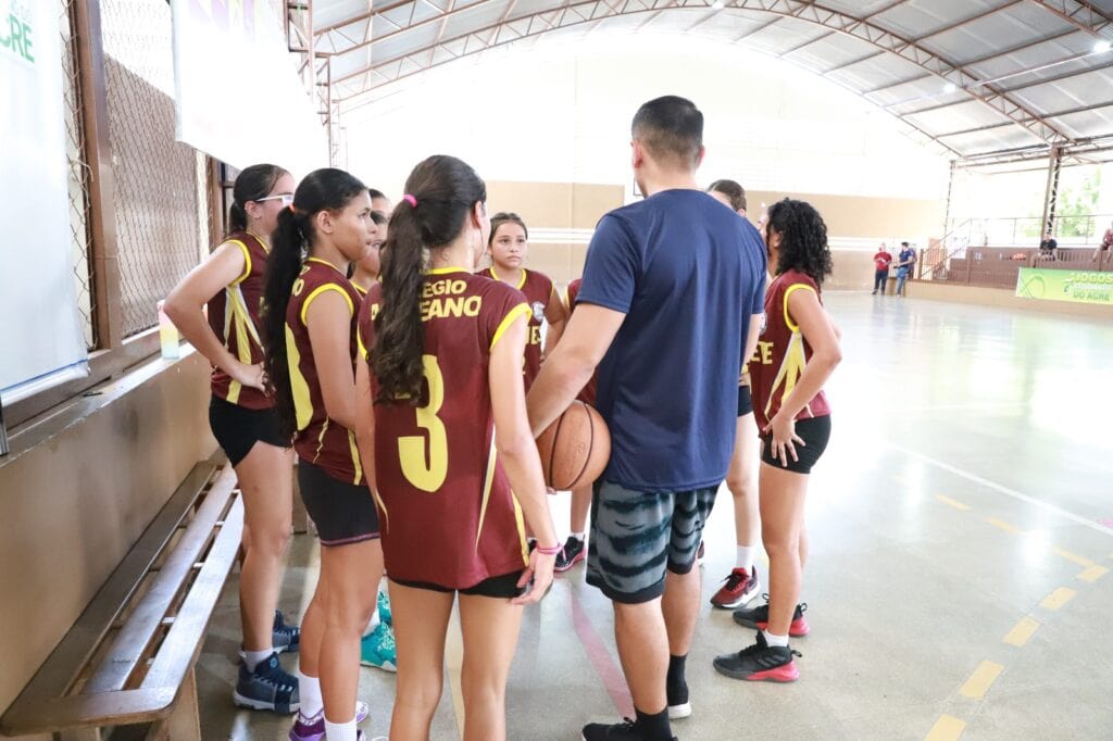 Entre os estudantes do 8º e 9º anos, a integração escolar continua sendo valorizada: 48% preferem atividades como jogos. Foto: Stalin Melo/SEE