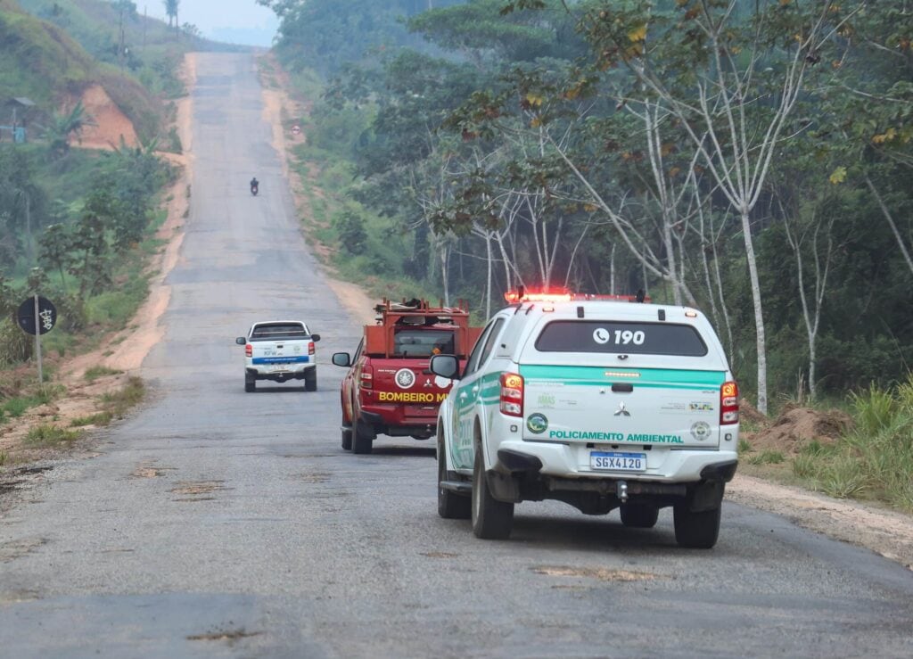 Operações integradas contra crimes ambientais percorrem áreas críticas no Acre. Foto: Pedro Devani/Secom