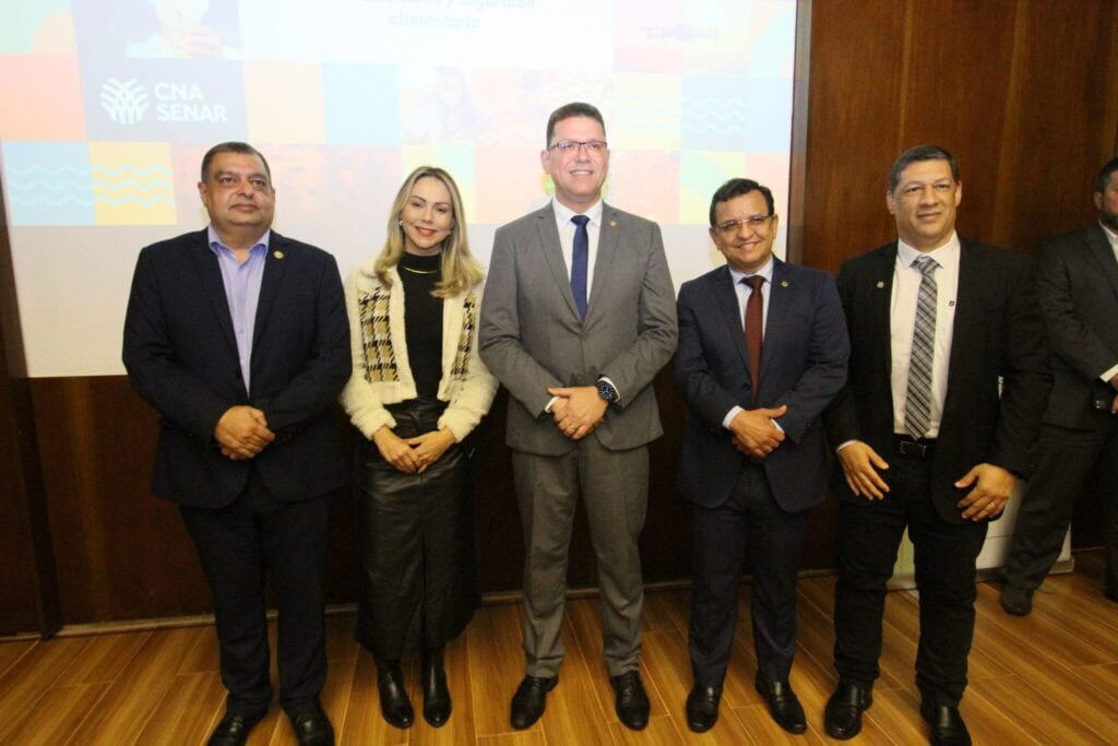 Equipe de governo e parceiros em missão comercial em Lima, em setembro de 2023. Foto: Estalin Coquin/Federacre