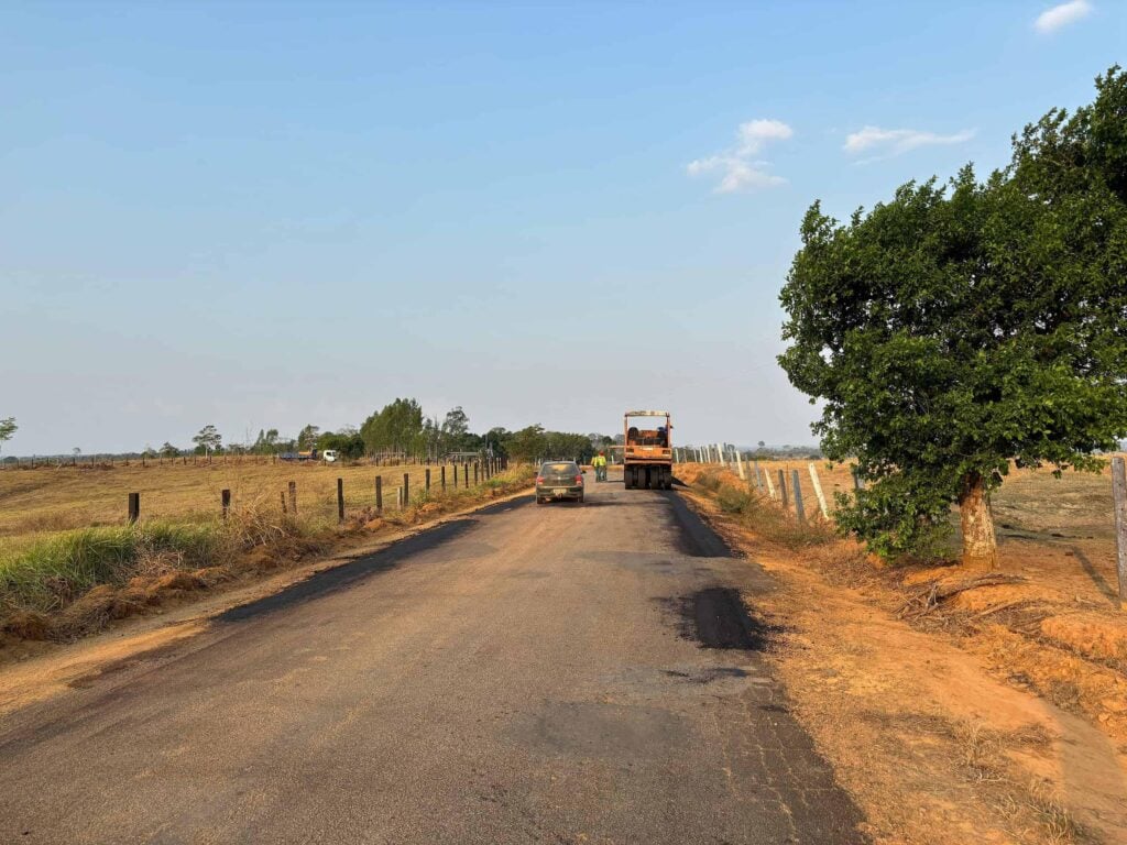 Deracre conclui manutenção nos ramais do Polo Agroflorestal e do km 13, em Brasileia, em parceria com a prefeitura