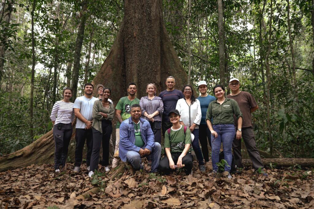 Ministra do Reino Unido conhece ações pioneiras executadas pelo governo na conservação das florestas no Acre