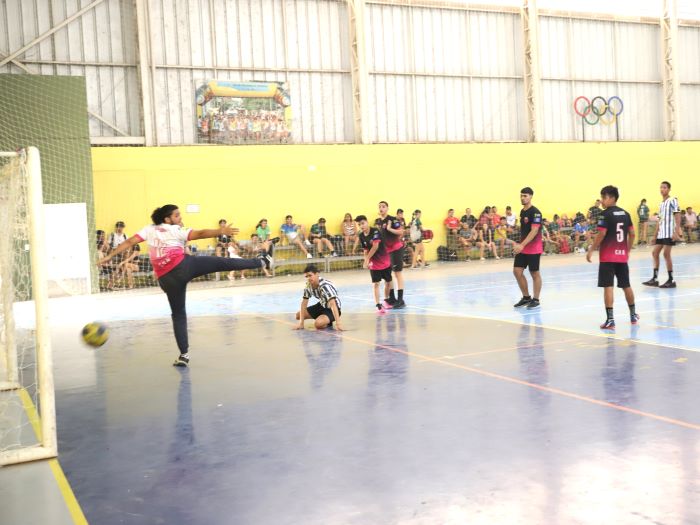 Partidas de handebol aconteceram no Centro de Integrado de Esportes (CIE). Foto: Mardilson Gomes/SEE