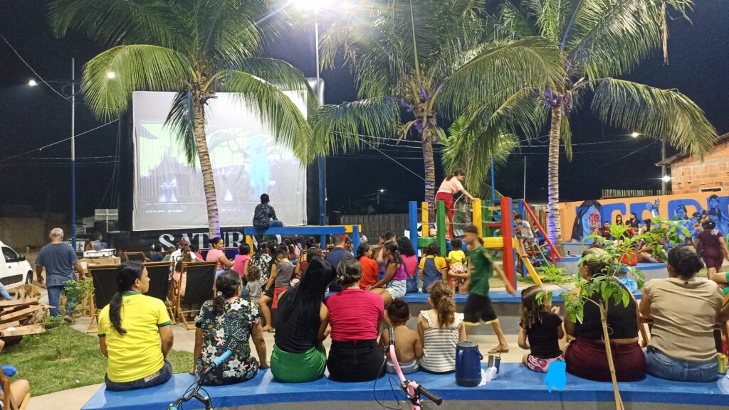 Cinema Possível na Praça do Judia, no bairro Canaã, em Rio Branco. Foto: cedida