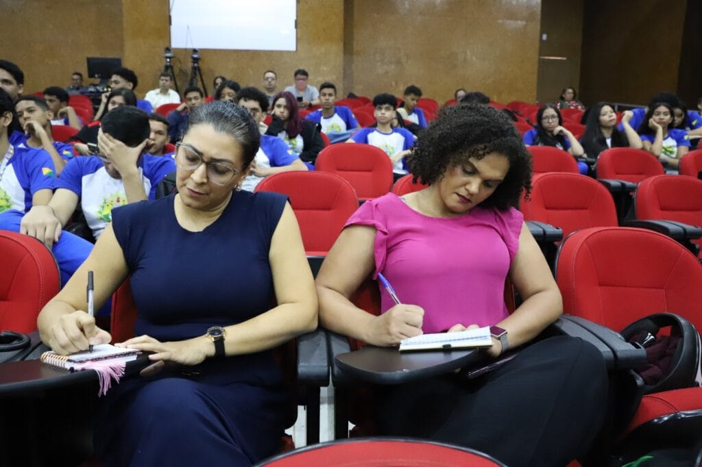 Mobilização reuniu gestores escolares, representantes de órgãos ambientais e educacionais, e estudantes. Foto: Mardilson Gomes/SEE