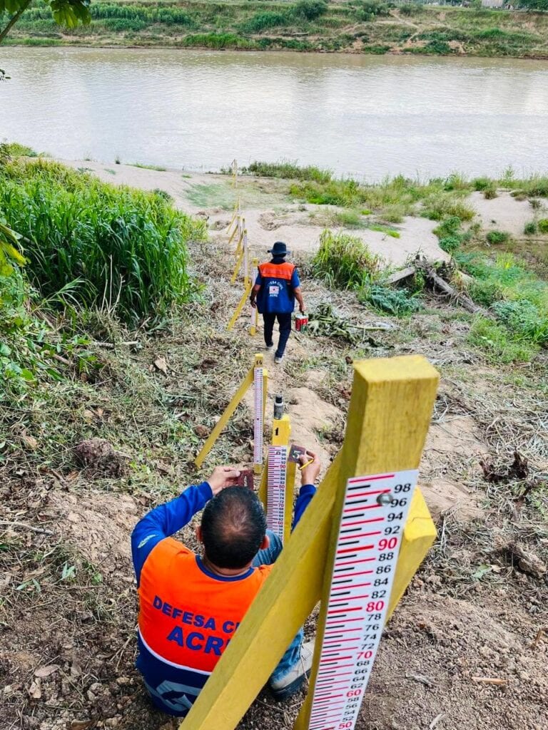 Posto de réguas em Rodrigues Alves ajudará na geração de alertas antecipados para proteger a população de desastres naturais. Foto: cedida