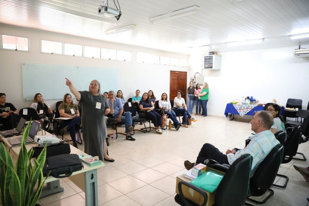 Assessores pedagógicos da SEE participam da oficina, preparando-se para multiplicar conhecimentos sobre educação ambiental na rede estadual. Foto: Mardilson Gomes/SEE