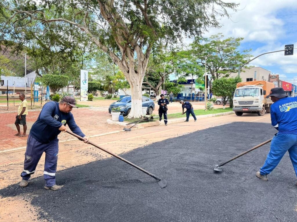 Deracre e Prefeitura de Senador Guiomard realizam operação tapa-buracos na Avenida Castelo Branco