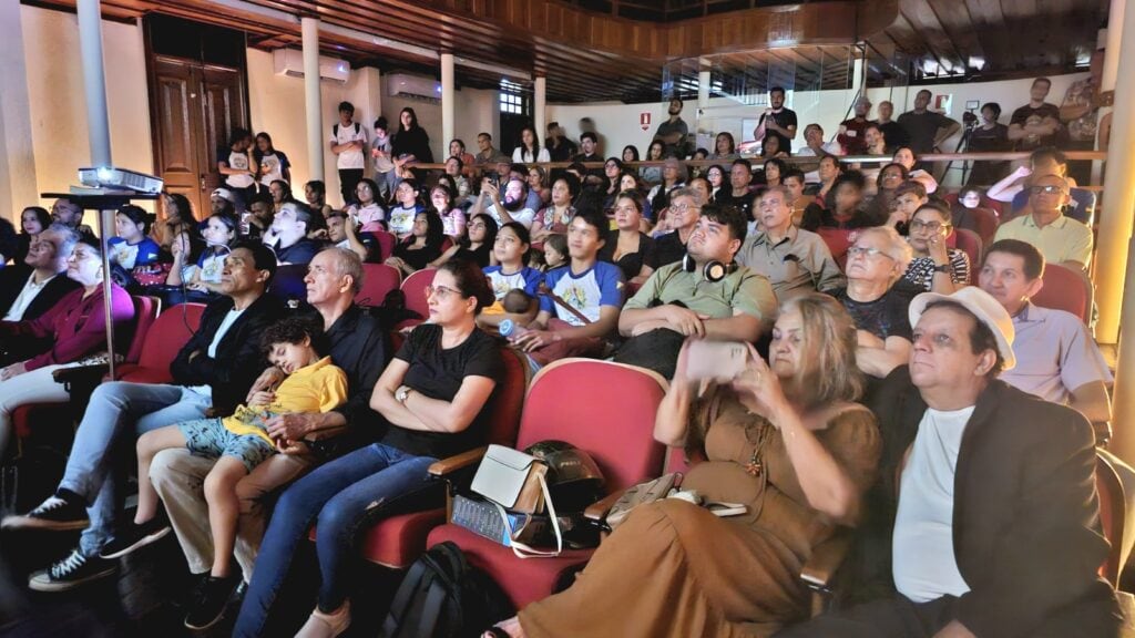 Público gostou das temáticas abordadas pelos cineastas acreanos nos curtas-metragens. Foto: Lucas Dutra/FEM