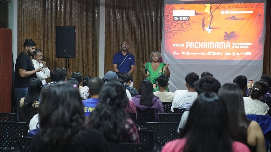 Durante a passagem do Festival Pachamama por Lamas, no Peru, foi exibido o longa “A Queda do Céu” de Eryk Rocha e Gabriela Carneiro. Foto: cedida