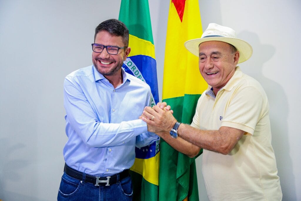 Gestores reafirmaram a parceria entre Estado e Município e anunciaram a realização de uma festa de Carnaval única em 2025. Foto: Neto Lucena/Secom