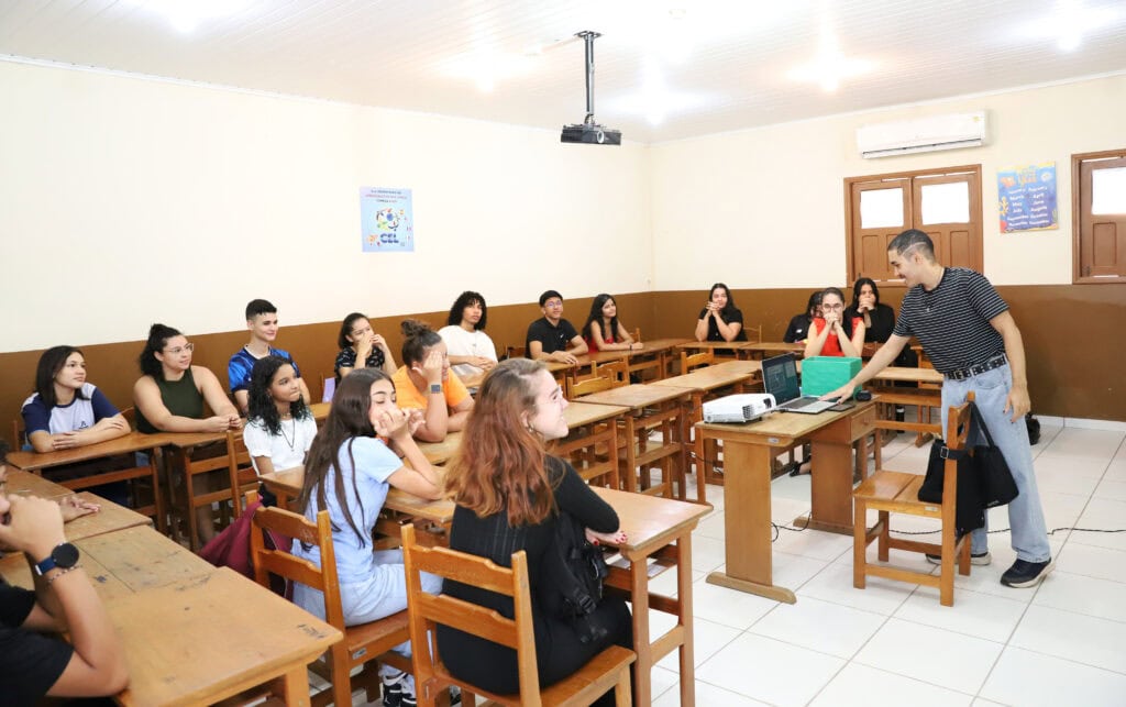 Os estudantes poderão escolher entre cursos de Inglês e Espanhol. Foto: Mardilson Gomes/Asscom SEE