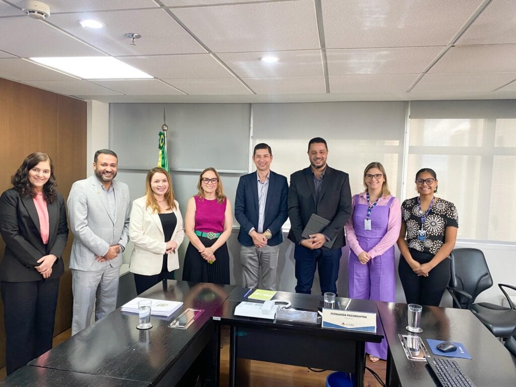 Comitiva acreana durante reunião com a presidente do FNDE para viabilizar obras escolares. Foto: Assessoria