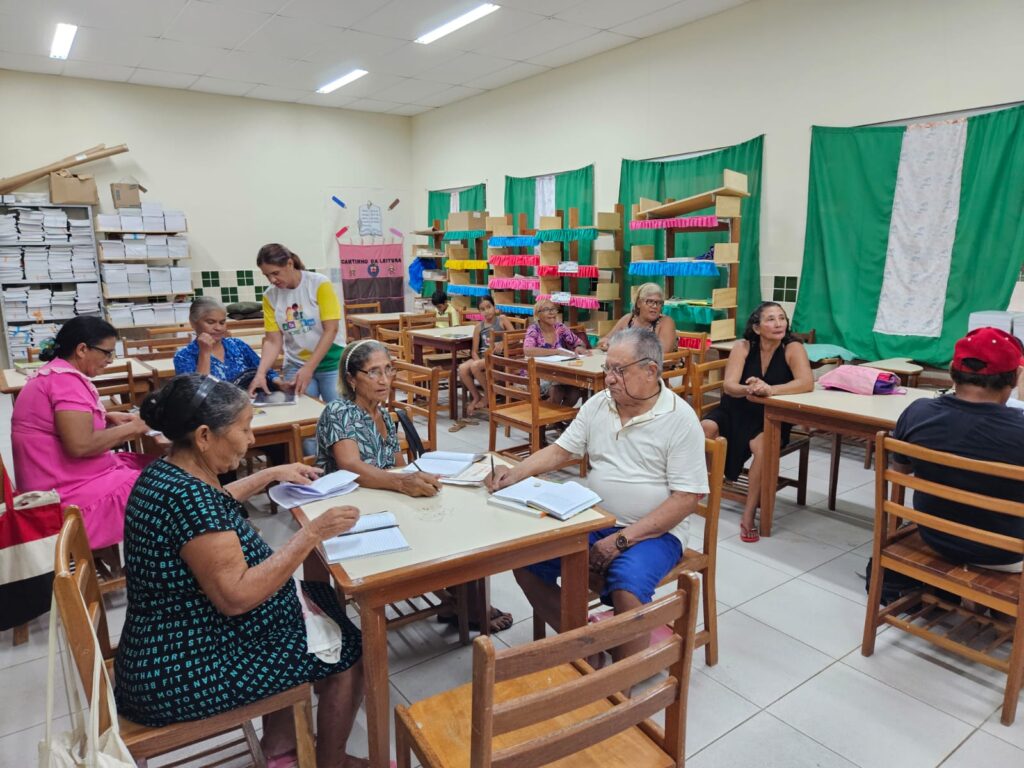 Programa Alfabetiza Acre também garante alfabetização a jovens e adultos. Foto: Stalin Melo/SEE