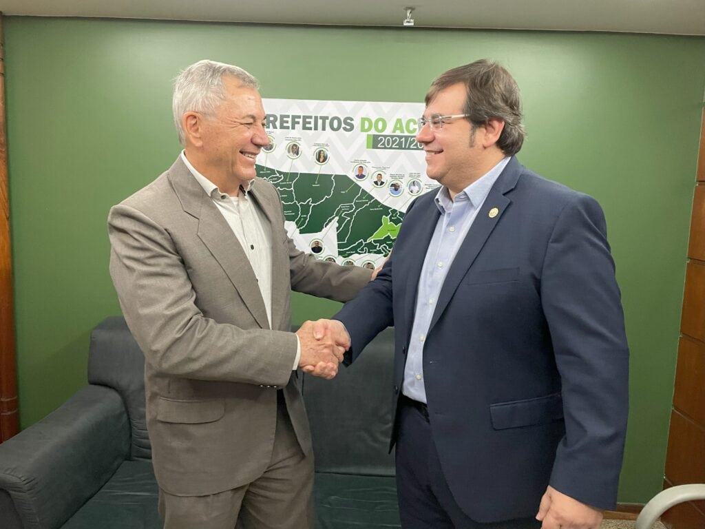 Secretário da Repac, Fábio Rueda (à direita), e gerente do escritório da Amac em Brasília, Ubiratan Poty, destacaram a importância da atuação conjunta em benefício do Acre. Foto: Dilma Tavares/Repac