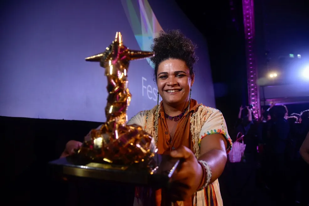 Sobre a curadoria, Kika afirma: “Nos preocupamos em trazer uma maior diversidade de cinema LGBTQIAPN+, trazendo várias vozes, sexualidades e identidades”. Foto: reprodução