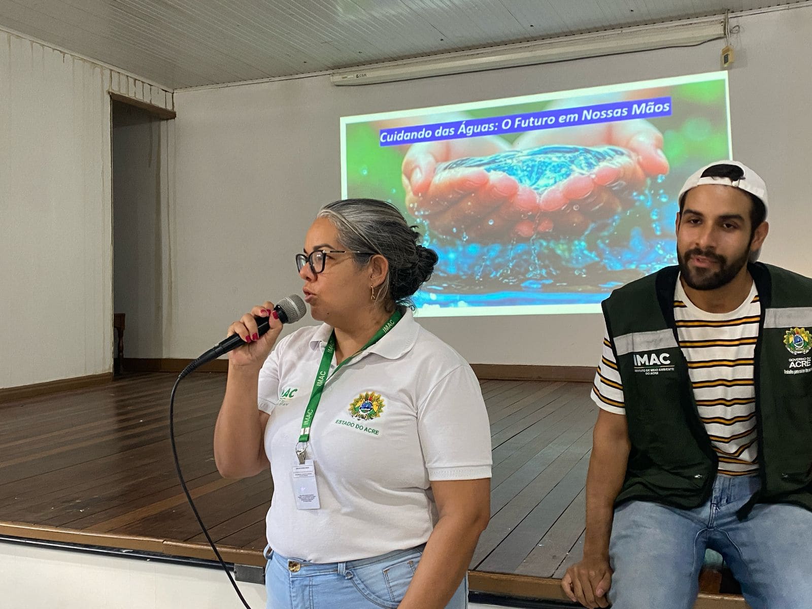 Chefe da DDEA, Lillia Braga, ministrou a palestra ‘Cuidando das Águas: o futuro em nossas mãos’. Foto: Divulgação/Imac.