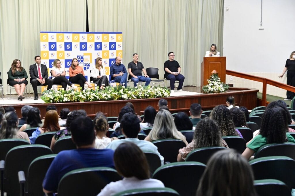 Cerimônia reuniu autoridades, profissionais e novos residentes em momento de integração. Foto: Luan Martins/Sesacre