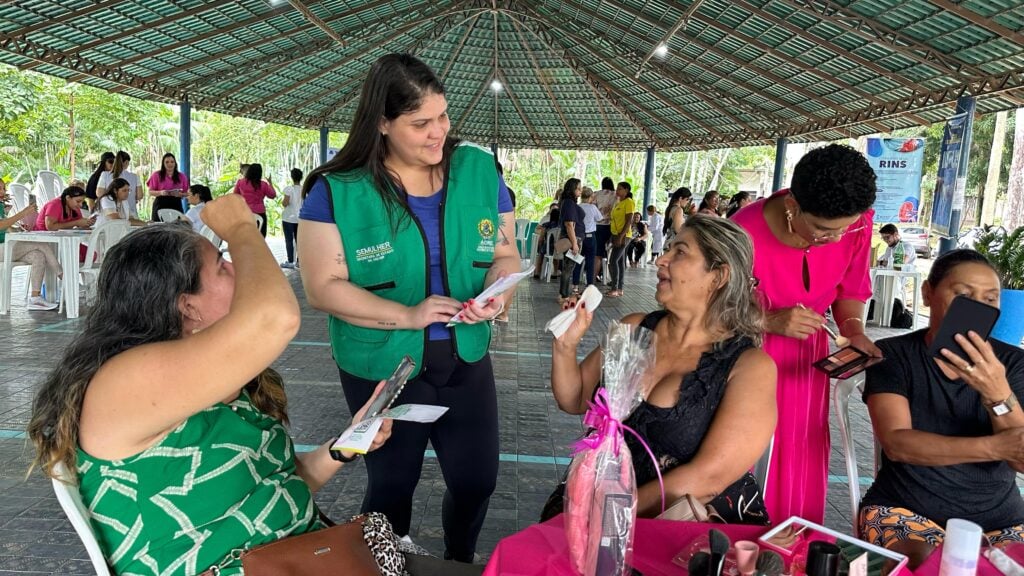 Atendimento às mulheres no Horto Florestal, em Rio Branco. Foto: Franklin Lima/Semulher