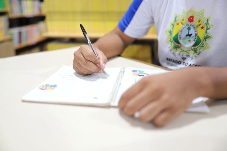 Governo do Acre convoca candidatos do concurso da Educação e destaca agendamento online da Junta Médica em Rio Branco