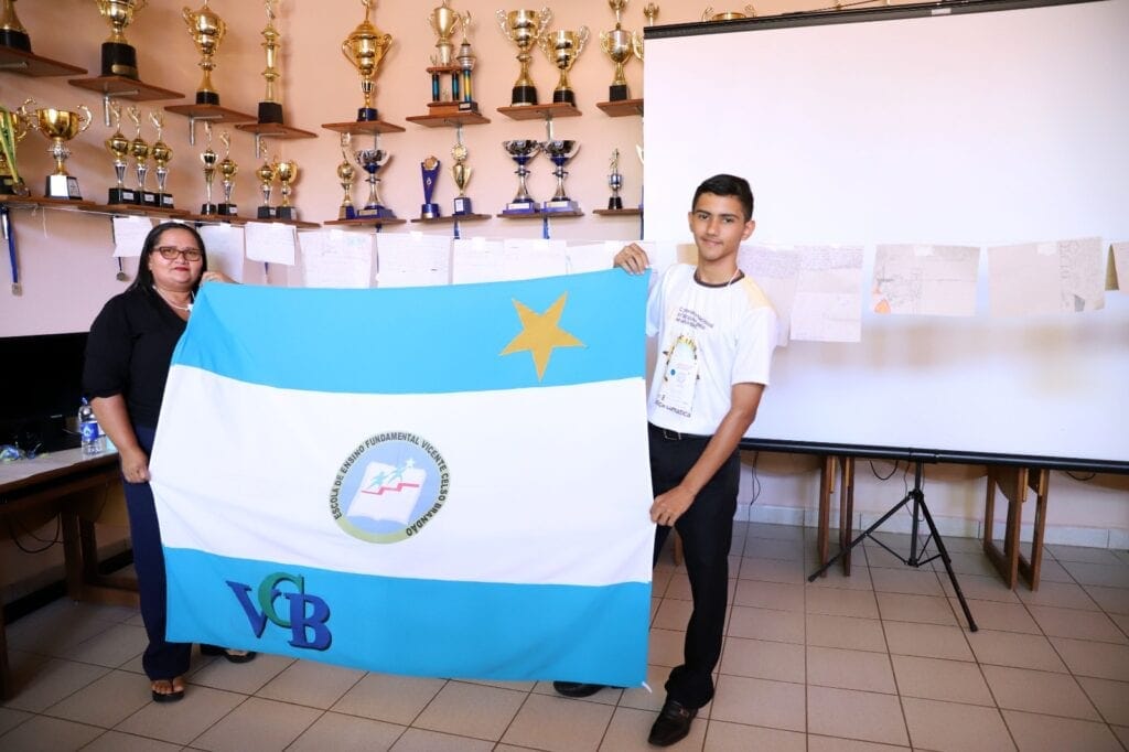 Professora Maria Izerlândia e aluno Adryan Victor representaram a Escola Vicente Celso Brandão, localizada em Feijó. Foto: Mardilson Gomes