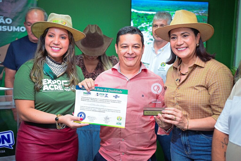 Vice-governadora participou da entrega dos selos na Expoacre, em Rio Branco. Foto: Ingrid Kelly/Secom