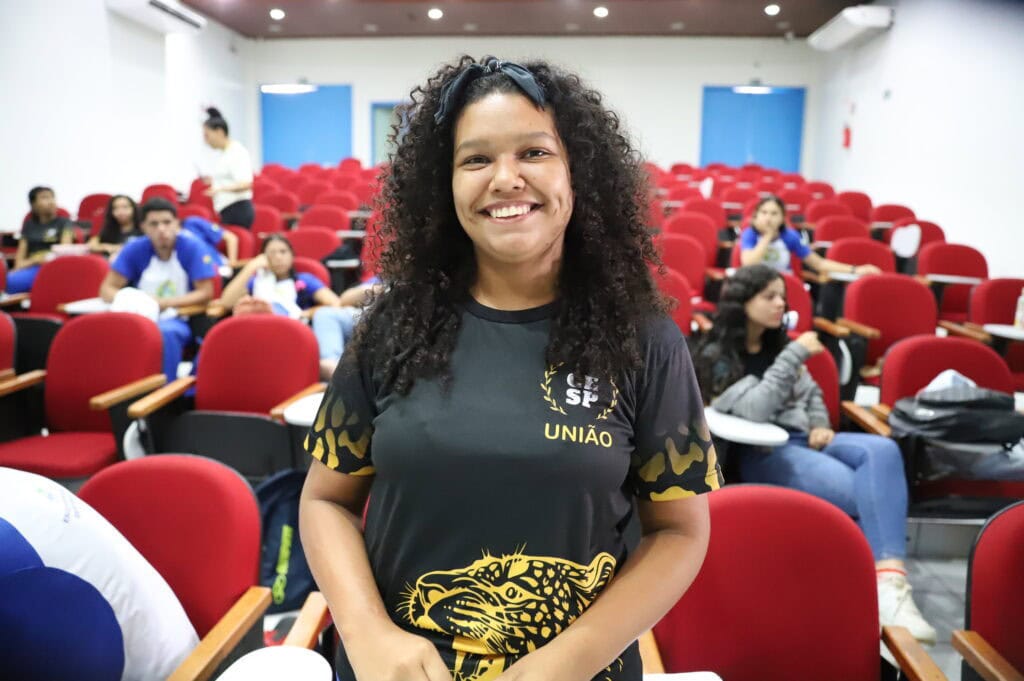 Daiana Silva: ‘Os aulões ajudam os alunos a aprenderem novos conteúdos:. Foto: Mardilson Gomes/SEE