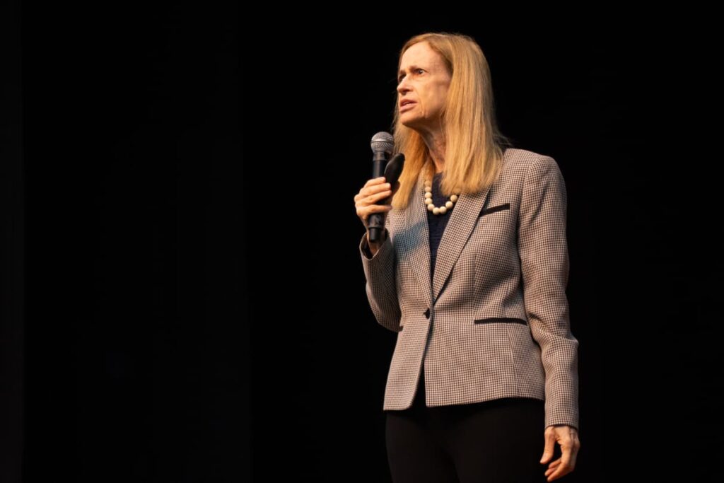 Palestra sobre O desafio da educação no século XXI , ministrada pela especialista Cláudia Costin, uma das principais referências nacionais e internacionais em políticas educacionais. Foto: Marcos Santos/Secom