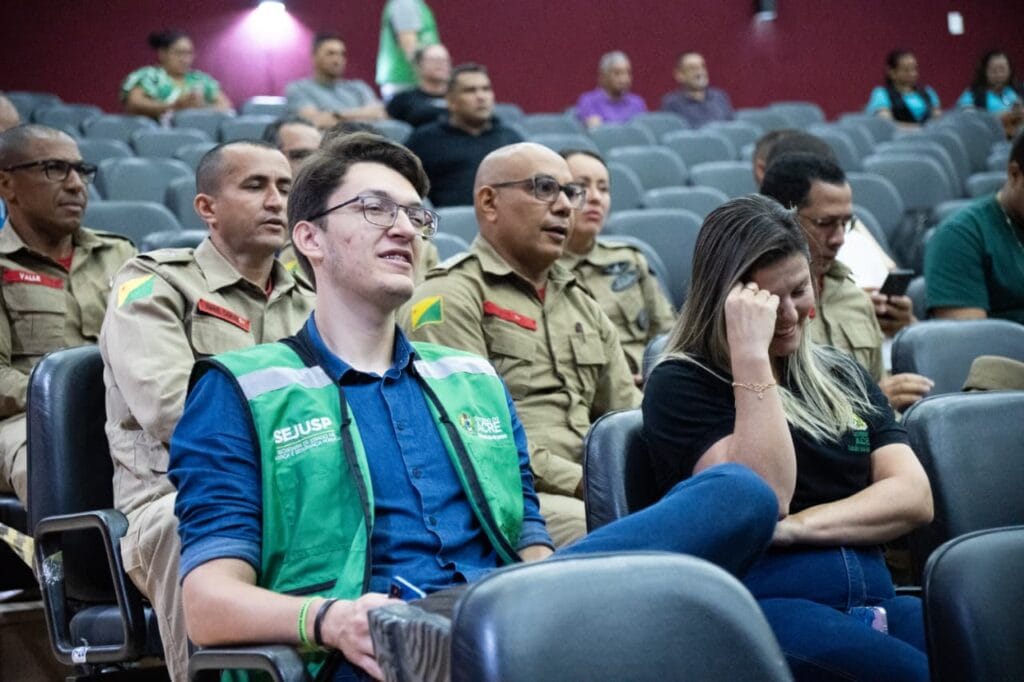 Participaram representantes do Corpo de Bombeiros e do Colégio Militar Dom Pedro II. Foto: Marcos Santos/Secom