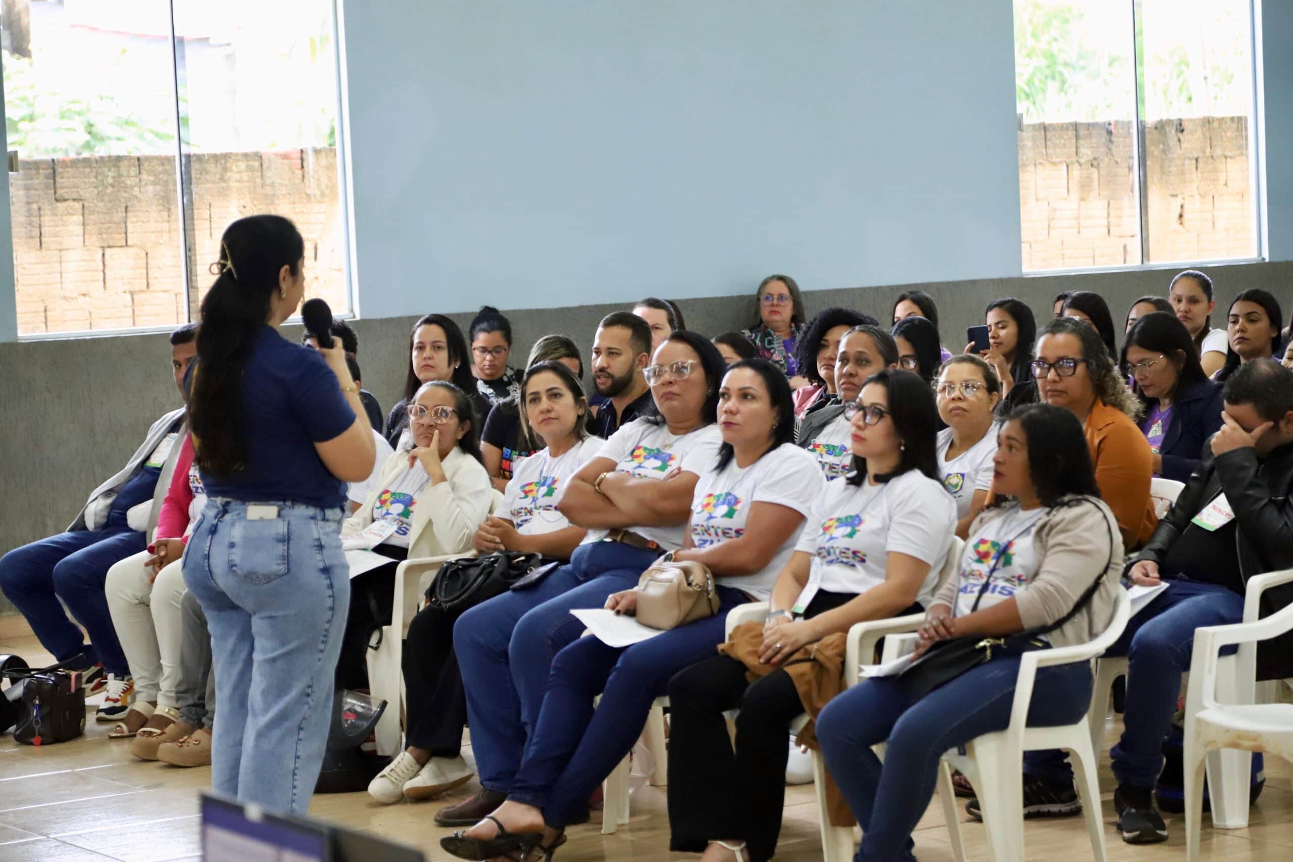 Encontro reuniu centenas de pais e responsáveis, em Epitaciolândia. Foto: Alice Leão/Secom