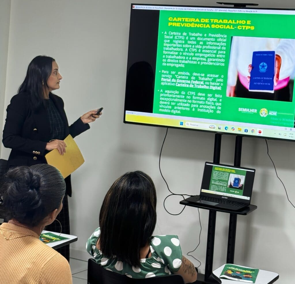 Mulheres participaram da palestra e esclareceram suas dúvidas durante a ação. Foto: cedida